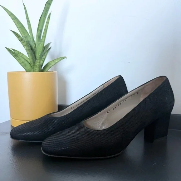 Vintage Salvatore Ferragamo classic black grosgrain block heel pumps - size 5.5 - Picture 2 of 7